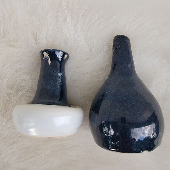 2 art studio small glazed bud vases blue /wht - Picture 4 of 4